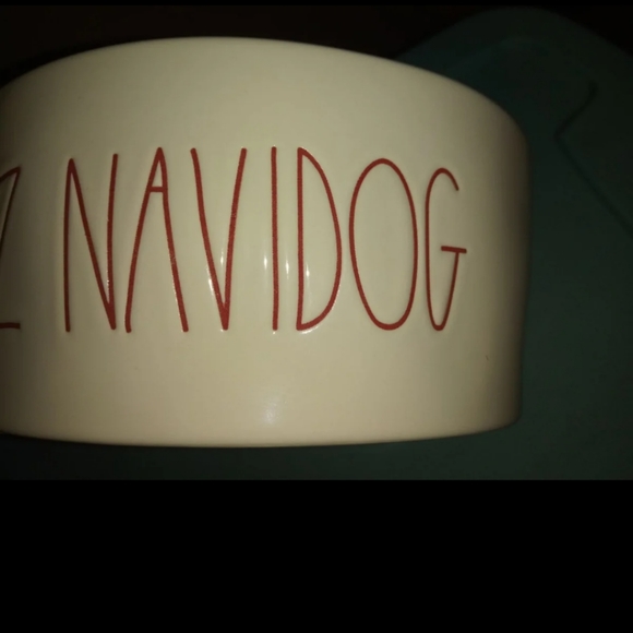 NWT Rae Dunn FELIZ NAVIDOG Ceramic Dog Dish - Picture 4 of 5